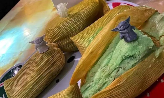 Primero en la rosca y ahora Baby Yoda en los tamales